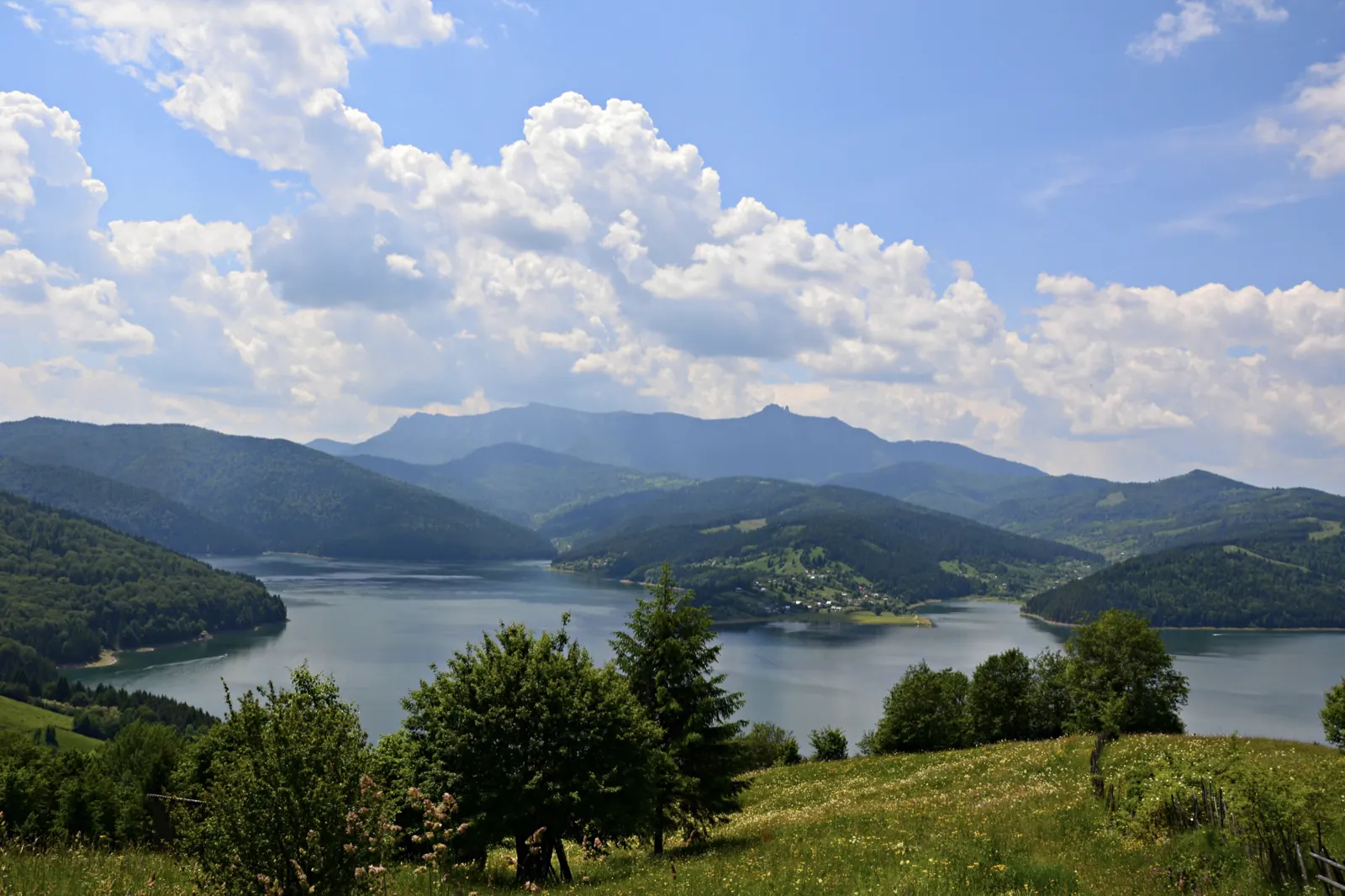 Izvorul Muntelui Lake (Lake Bicaz)